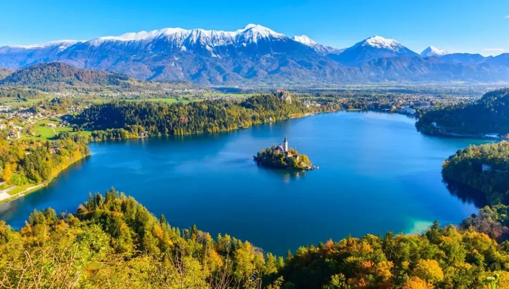 Avrupa Gölleri: Yaz Tatiliniz İçin 5 Harika Seçenek