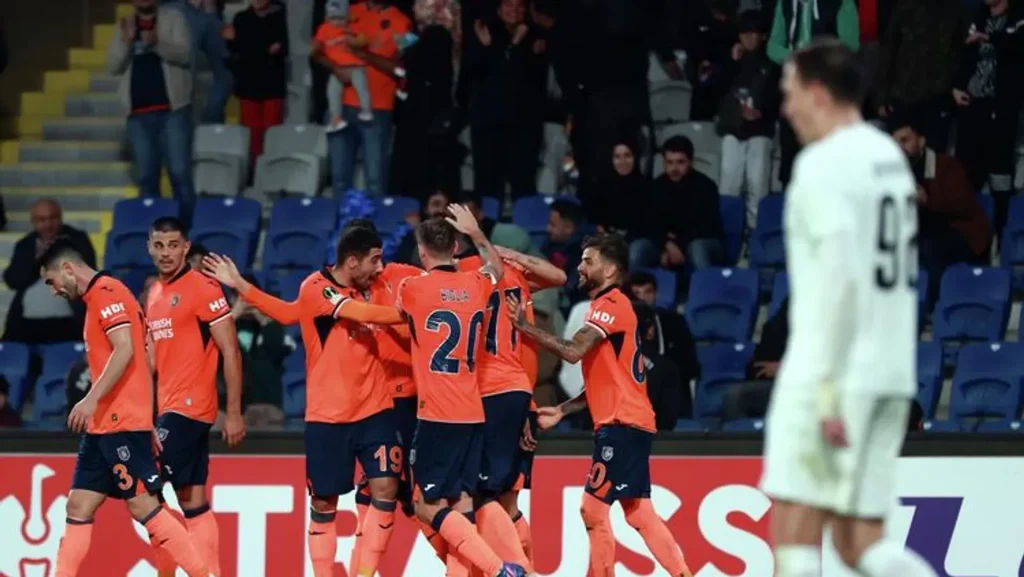 Başakşehir UEFA Konferans Ligi İçin Antrenman Yapıyor